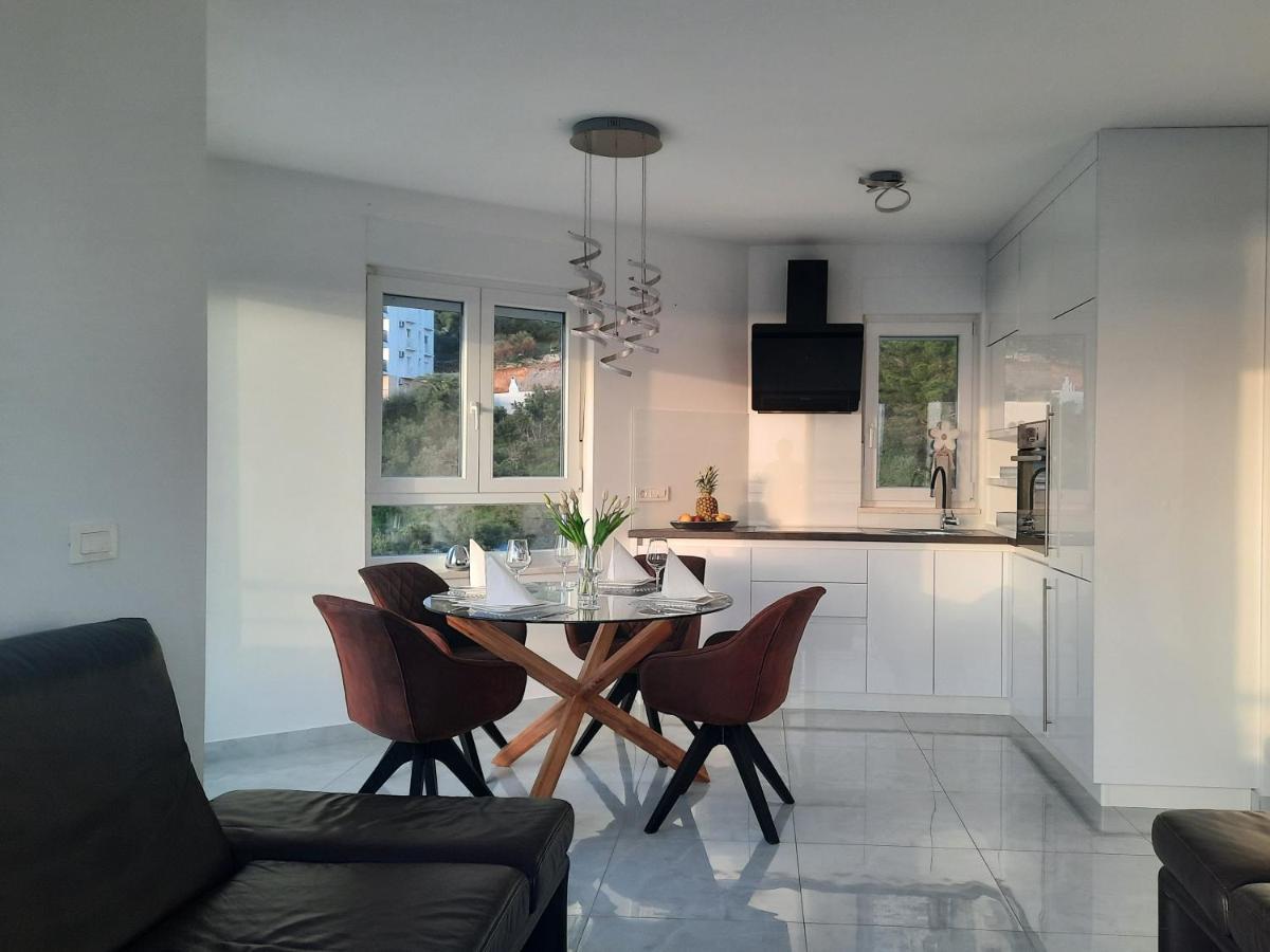 Apartment Anny De Luxe With Sea View Makarska Extérieur photo